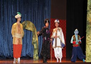 ‘Alaaddin'in Sihirli Lambası' EDT Sahnesinde