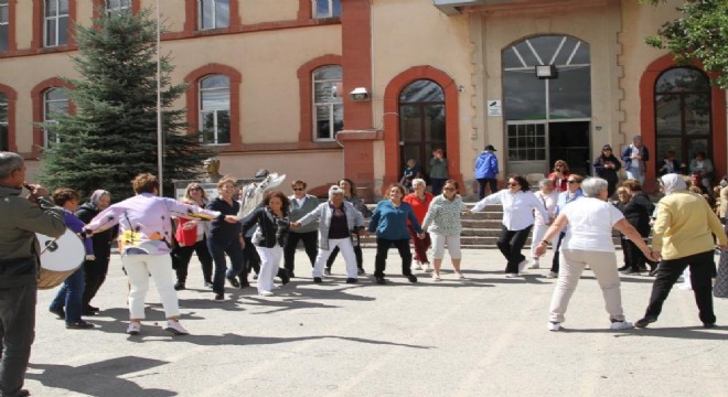1974-75 mezunları Nenehatun'da buluştu