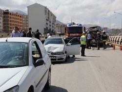 Minibüs devrildi: 8 yaralı