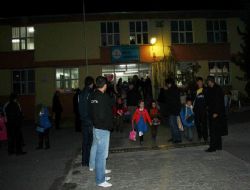 Okul önlerinde polis denetimi