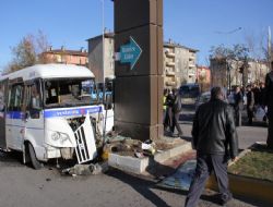 Yenişehir'de trafik kazası: 8 yaralı 