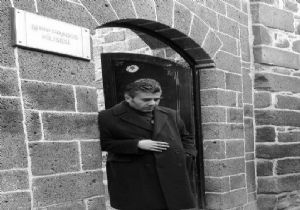 Köse duygularını ‘Taşlara Düğüm'ledi 