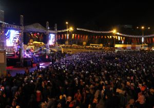 Sami Yusuf  Dadaşlar için söyledi