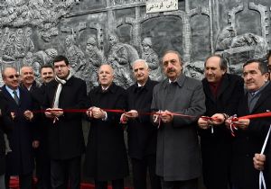 ‘Kahraman Liseliler'e  Saygı