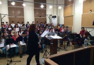 TRT Erzurum Çocuk Korosu övgü topladı