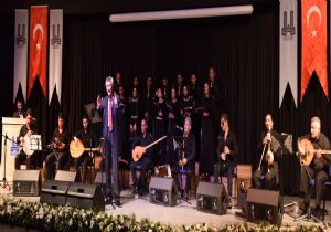 Büyükşehir THM Korosu Gençler için söyledi