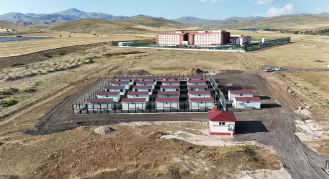 212 göçmen kaçakçısı yakalandı, 65'i tutuklandı