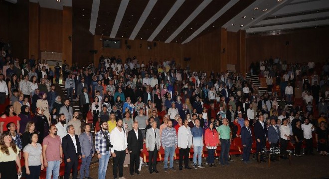 230 genç sanatçı mezuniyet sevinci yaşadı