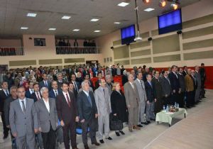 Liseliler Akif'i eserleriyle andı