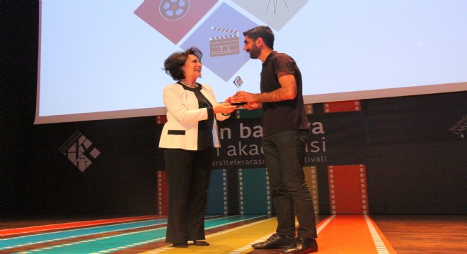 300 film arasından birinci oldu