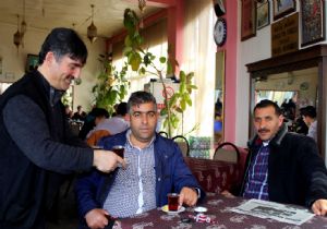 44 yıldır soğuk suyla çay demliyor 