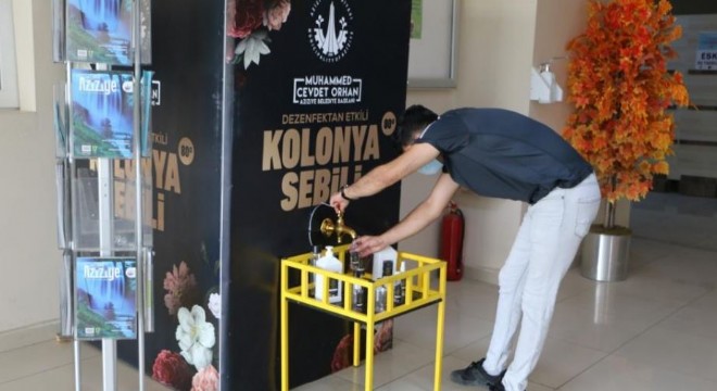 Aziziye Belediyesi'nden kolonya sebili