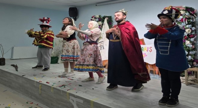 Aziziye GM Tiyatrosu çocuklar için perde dedi