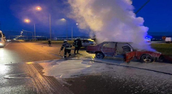Aziziye Kahramanlar'da araç yangını