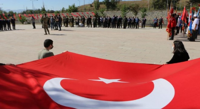 Aziziye'de milli coşku