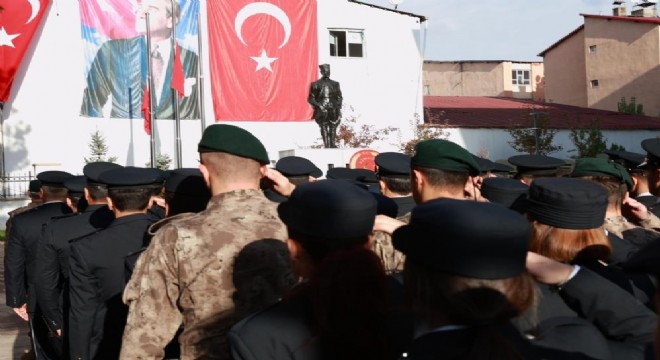 Bingöl'de Atatürk saygı ve minnetle anıldı