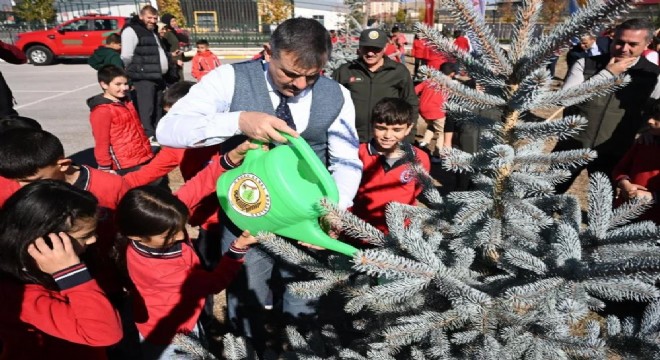 Çiftçi: Her dikilen fidan bir umuttur