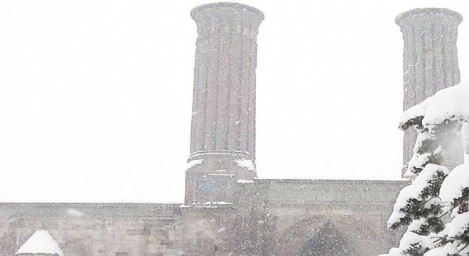Çifte Minareler Minia Şehzadeler'de