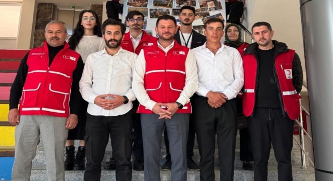 ETÜ öğrencilerinden Kızılay'a bağış