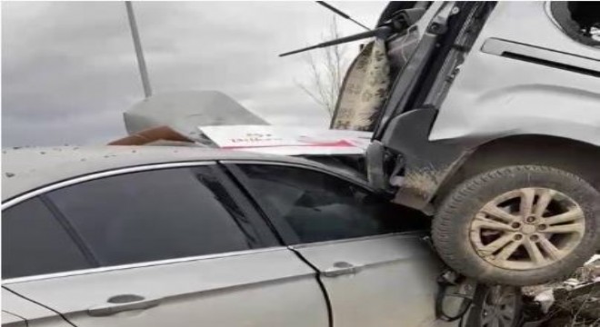 Erzurum Ağrı yolunda kaza: 2 yaralı