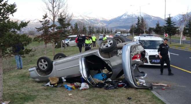 Erzurum Çevreyolunda kaza: 2 yaralı