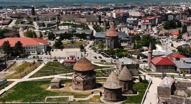 Erzurum Kümbetleri Belgeseli izleyiciyle buluştu