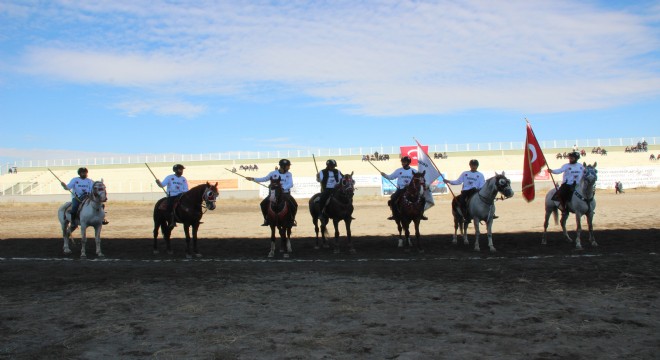 Erzurum'da yem ödüllü cirit turnuvası