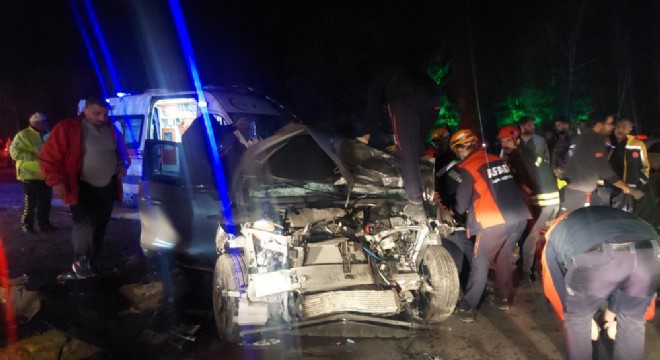 Freni tutmayan kamyonet 6 araca çarptı: 7 yaralı