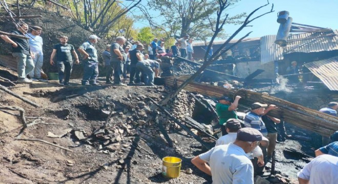 İspir Üzümbağı'nda yangın