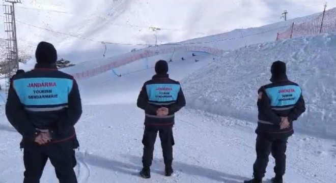 Jandarma Palandöken'de görev başında