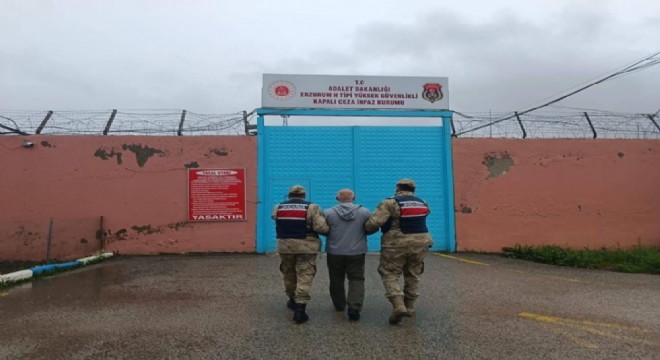 Jandarma aranan hükümlüyü yakaladı