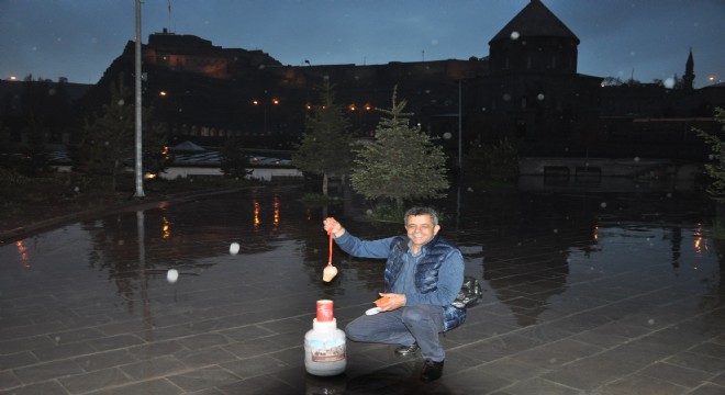 Kars iftar topu geleneğini yaşatıyor