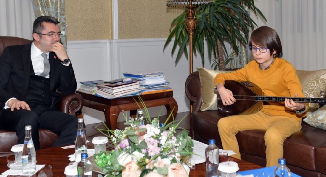 Küçük Bedirhan Vali Memiş'i büyüledi