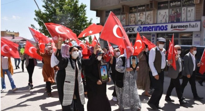 ‘Kürt-Türk kardeştir, ayrım yapan kalleştir'