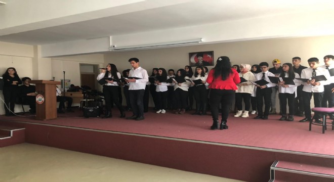 Liseliler Barış Manço'yu andı