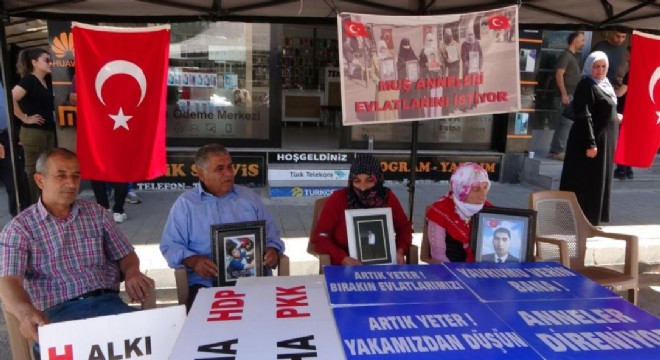 Muş'ta annelerin evlat nöbeti sürüyor