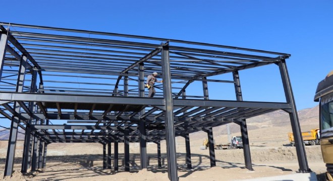 Oltu OSB'de fabrikalar tamamlanıyor