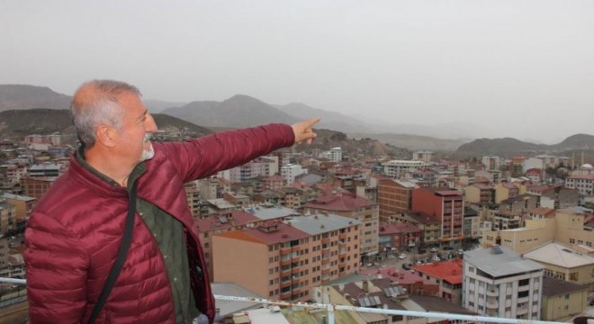 Oltu'da toz bulutu etkili oldu