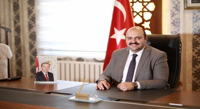 Orhan'dan Üniversitelilere:  'Yeriniz başımızın üstü'