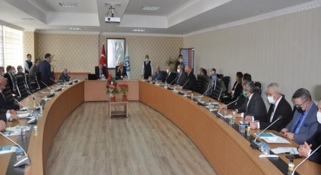 Özvar: ‘Üniversitelerde eğitim devam ediyor'