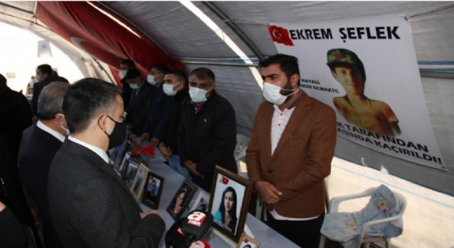 Pakdemirli'den nöbetteki ailelere destek