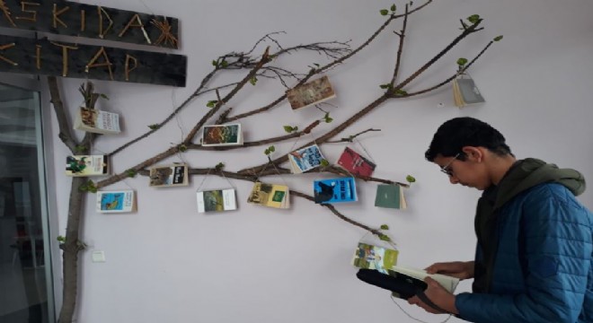 Palandöken GM'den ‘Askıda Kitap Var' projesi