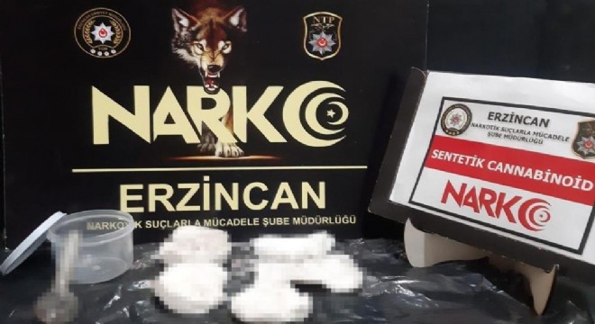 Peçeteye emdirilmiş uyuşturucu ele geçirildi