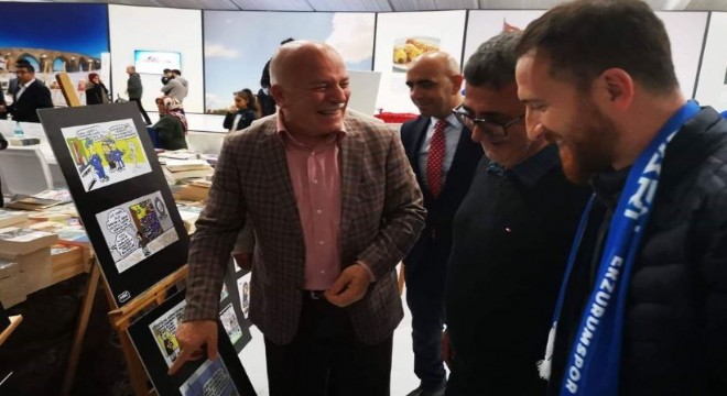 Refayeli karikatürlerini İstanbul'da sergiledi