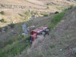 Şenkaya'da trafik kazası: 2 yaralı