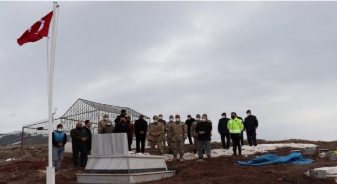 Şehit Erseçen mezarı başında anıldı