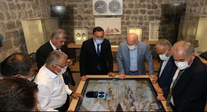 Sekmen'den tarih birliği vurgusu