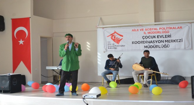 Seval çocukların gönlünü kazandı