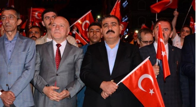 Sunar: ‘Milli irade dün de bugün de tek yürek'