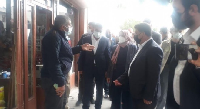 Taşkesinlioğlu Tekman'da vatandaşları dinledi